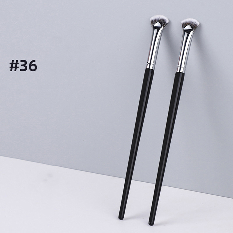 ~1PC Fan-shaped Eyelash Brush  - Beauty No Makeup 评论和价格